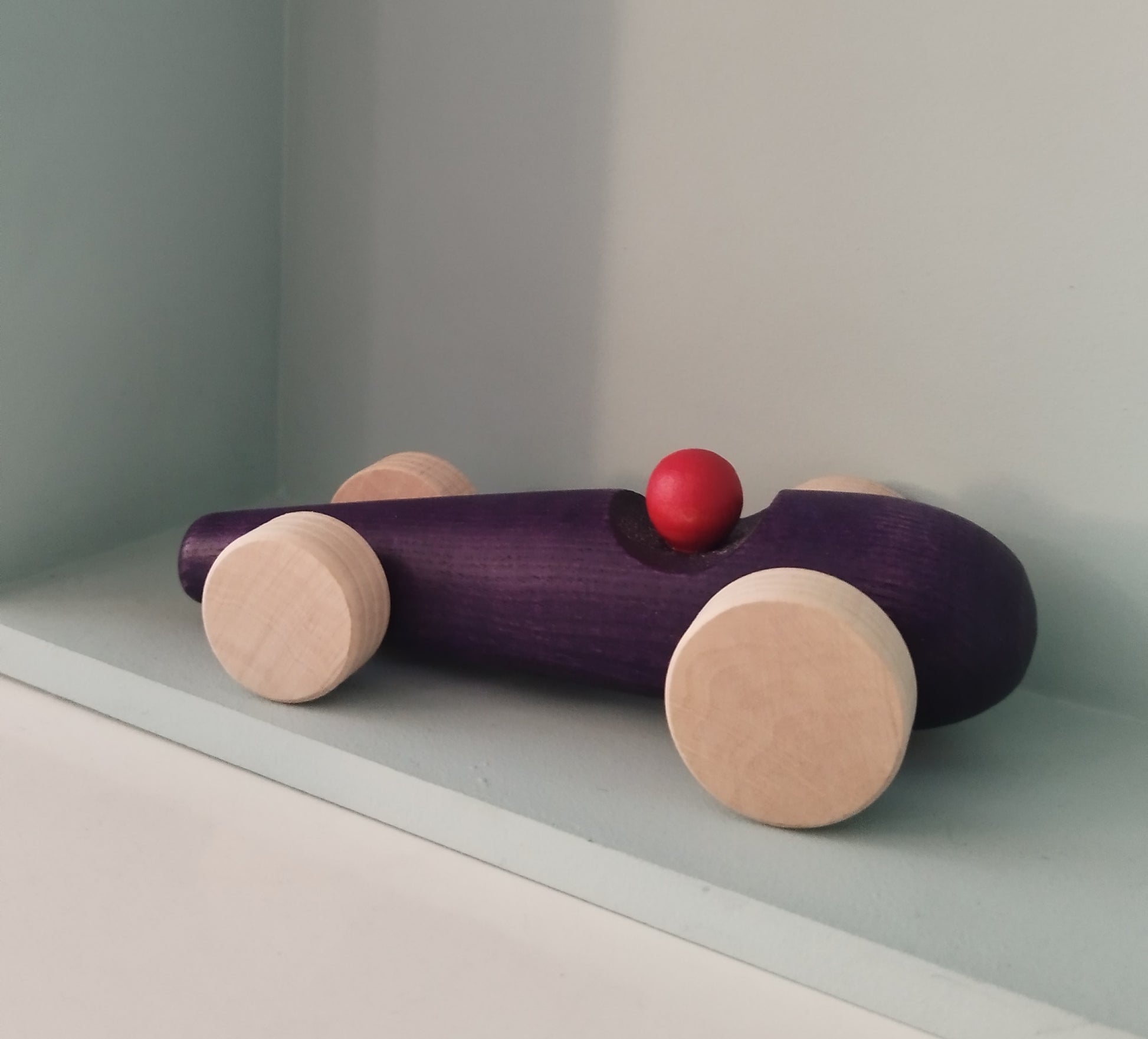 Formule 1 violette en bois fabriquée en France 